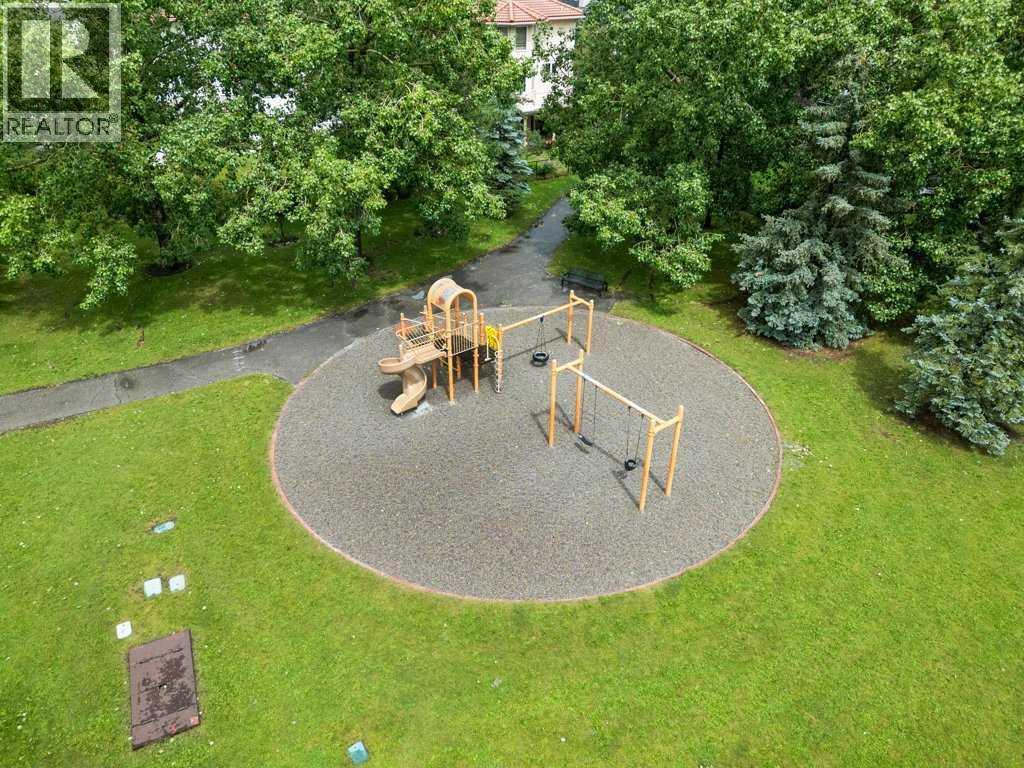 Photo 47 of 4 Hampshire Circle Nw, Calgary AB