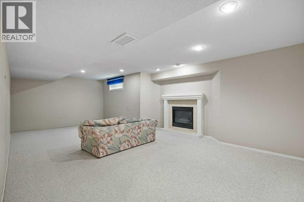 Photo 35 of 4 Hampshire Circle Nw, Calgary AB