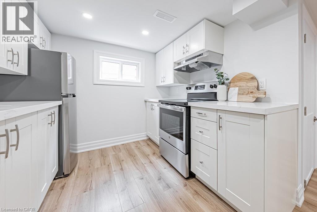 Photo 5 of 587 Queensdale Avenue E Unit Lower, Hamilton ON