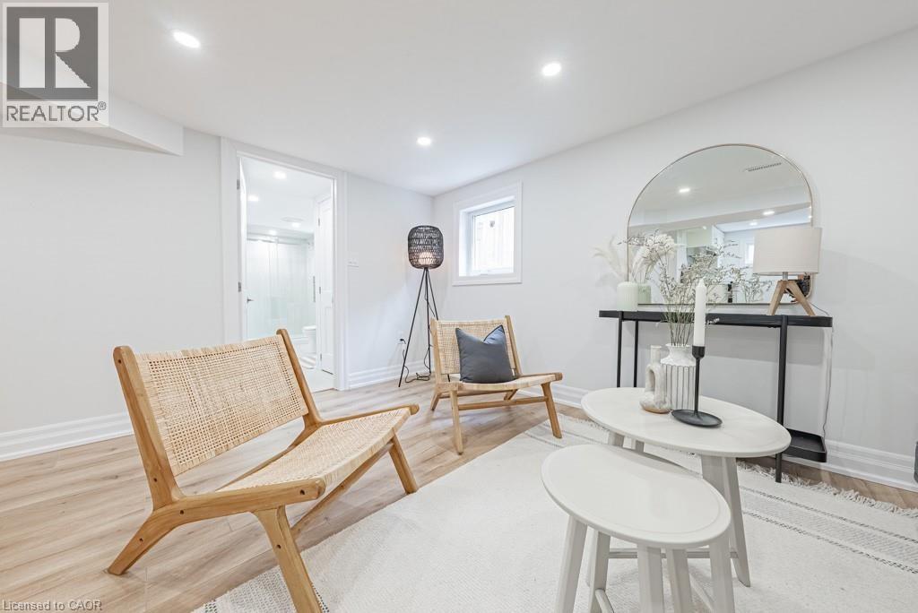 Photo 6 of 587 Queensdale Avenue E Unit Lower, Hamilton ON