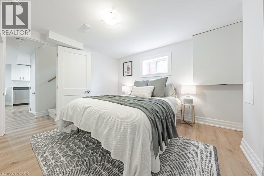 Photo 10 of 587 Queensdale Avenue E Unit Lower, Hamilton ON