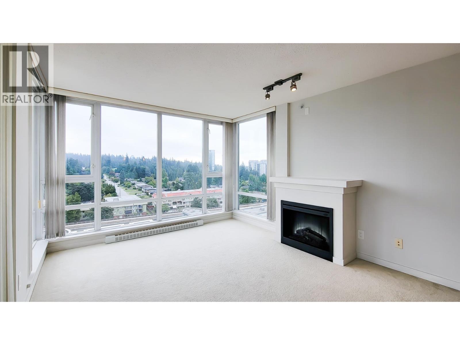 Photo 4 of 1708 9868 Cameron Street, Burnaby BC