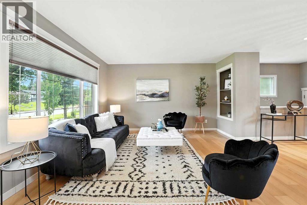 Photo 1 of 284 Acadia Drive Se, Calgary AB
