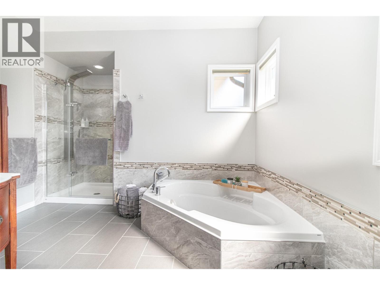  3349 Larkspur Court, Kelowna