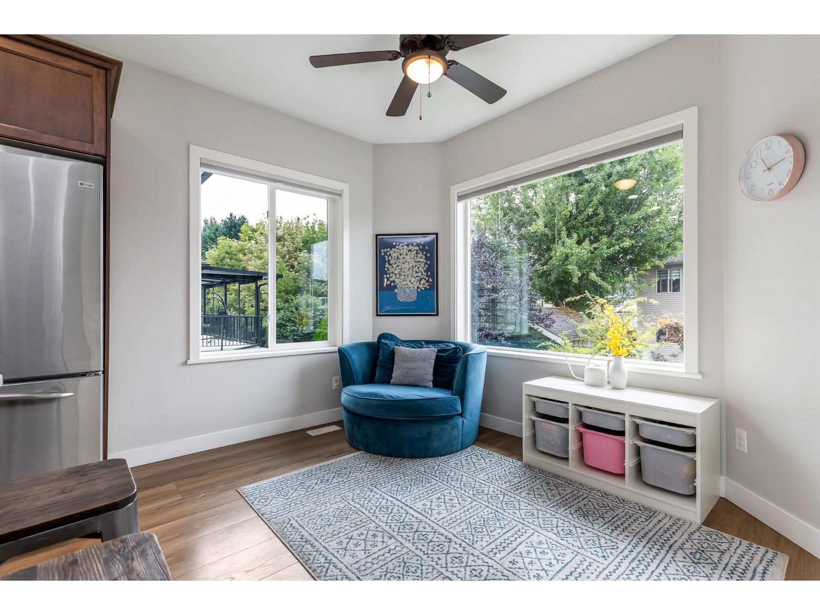 Photo 9 of 27908 Trestle Avenue, Abbotsford BC