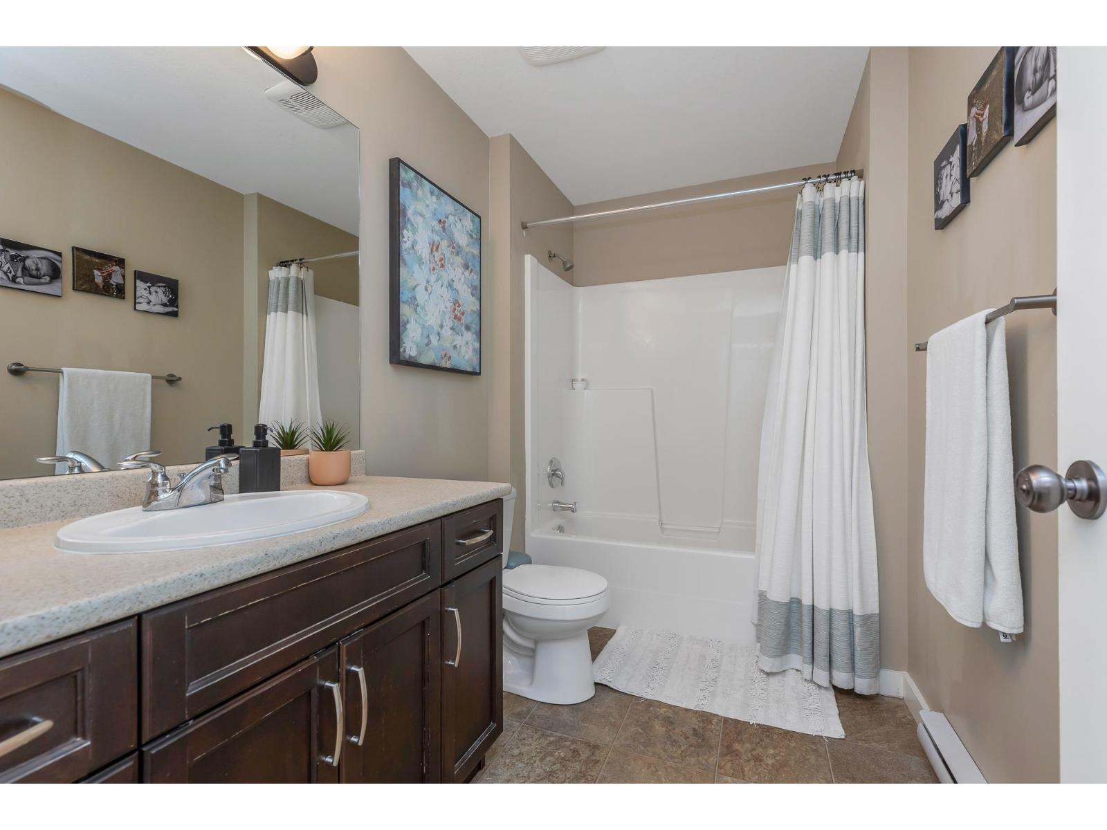 Photo 31 of 27908 Trestle Avenue, Abbotsford BC