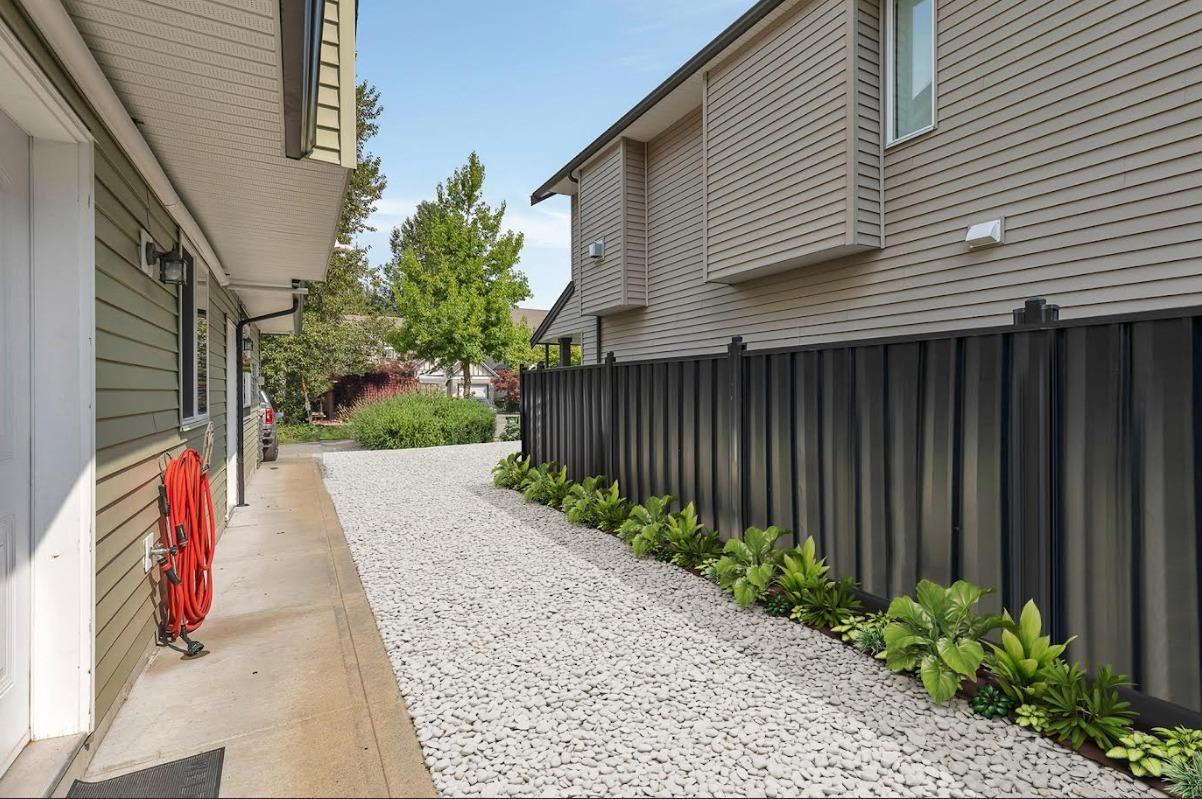 Photo 38 of 27908 Trestle Avenue, Abbotsford BC
