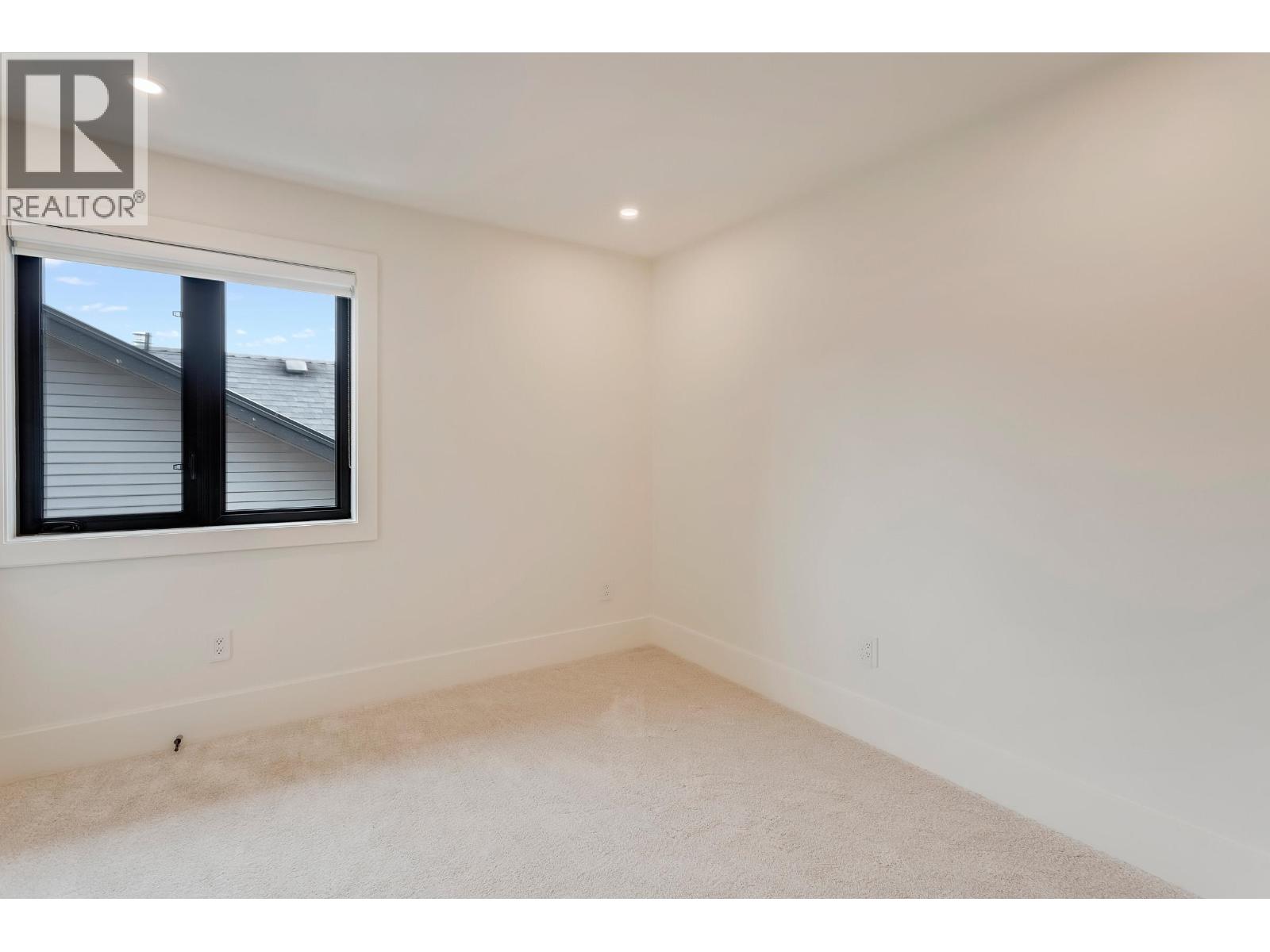 102 1038 DELESTRE AVENUE, Coquitlam
