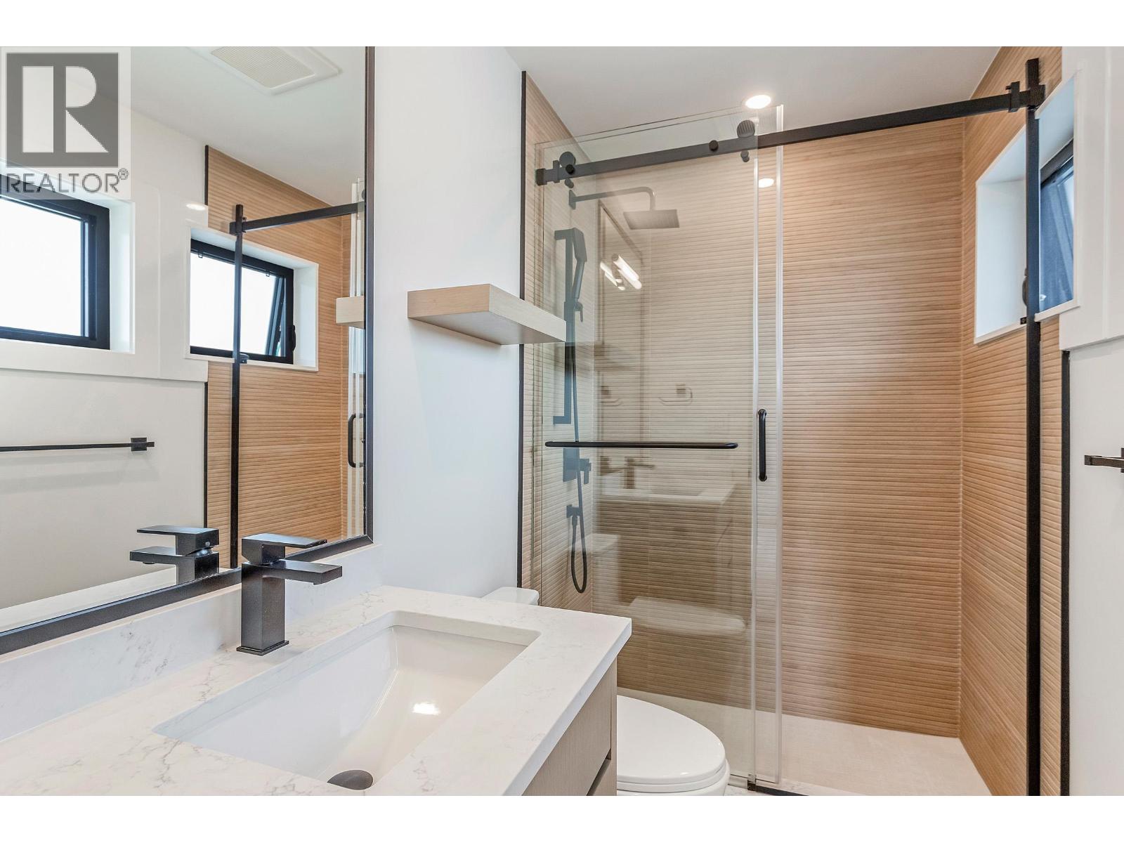 102 1038 DELESTRE AVENUE, Coquitlam