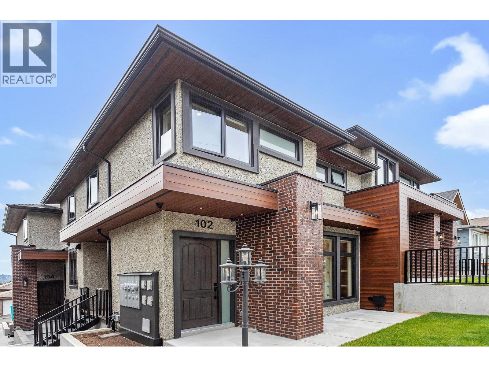 102 1038 DELESTRE AVENUE, Coquitlam