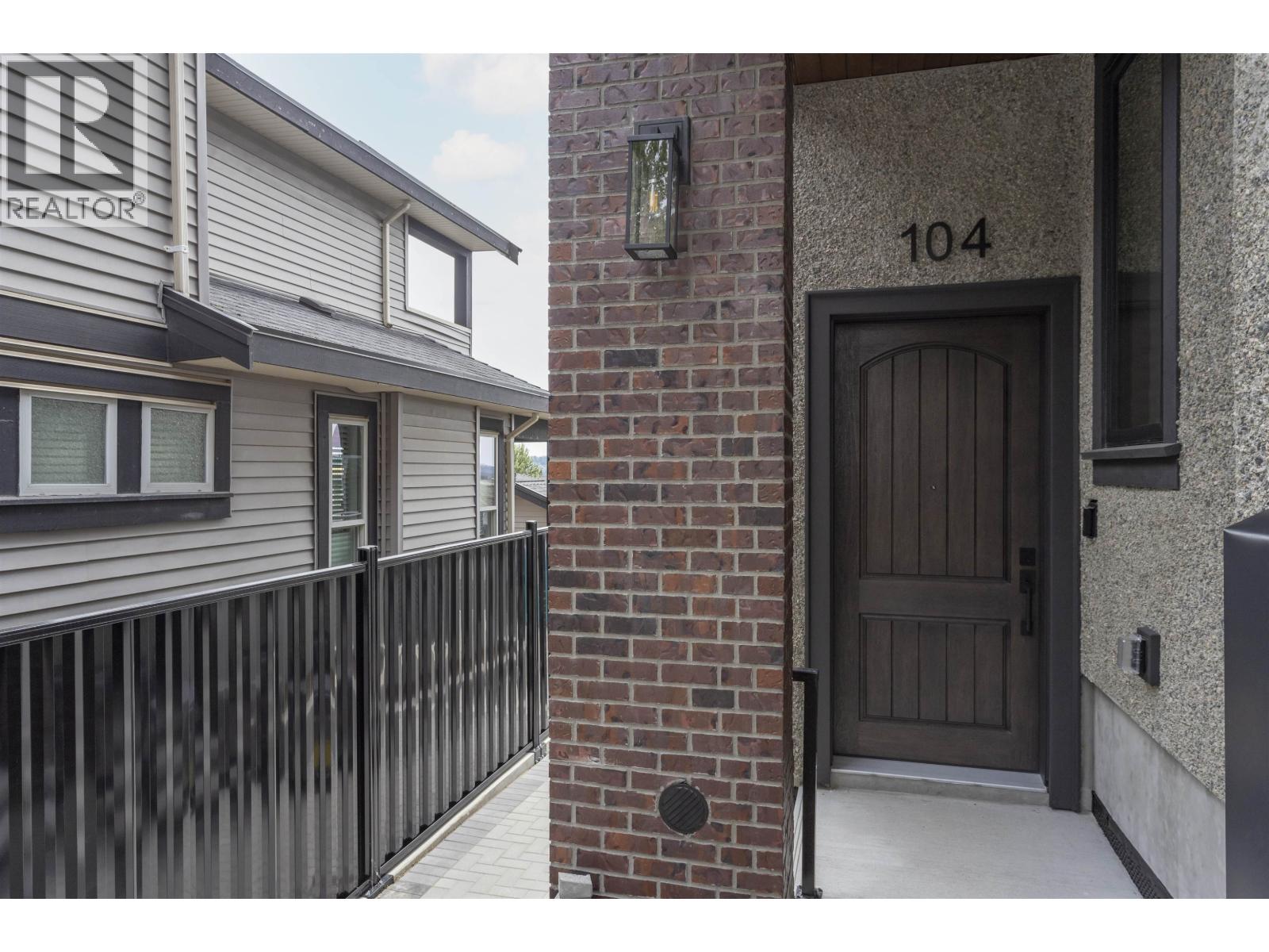 102 1038 DELESTRE AVENUE, Coquitlam