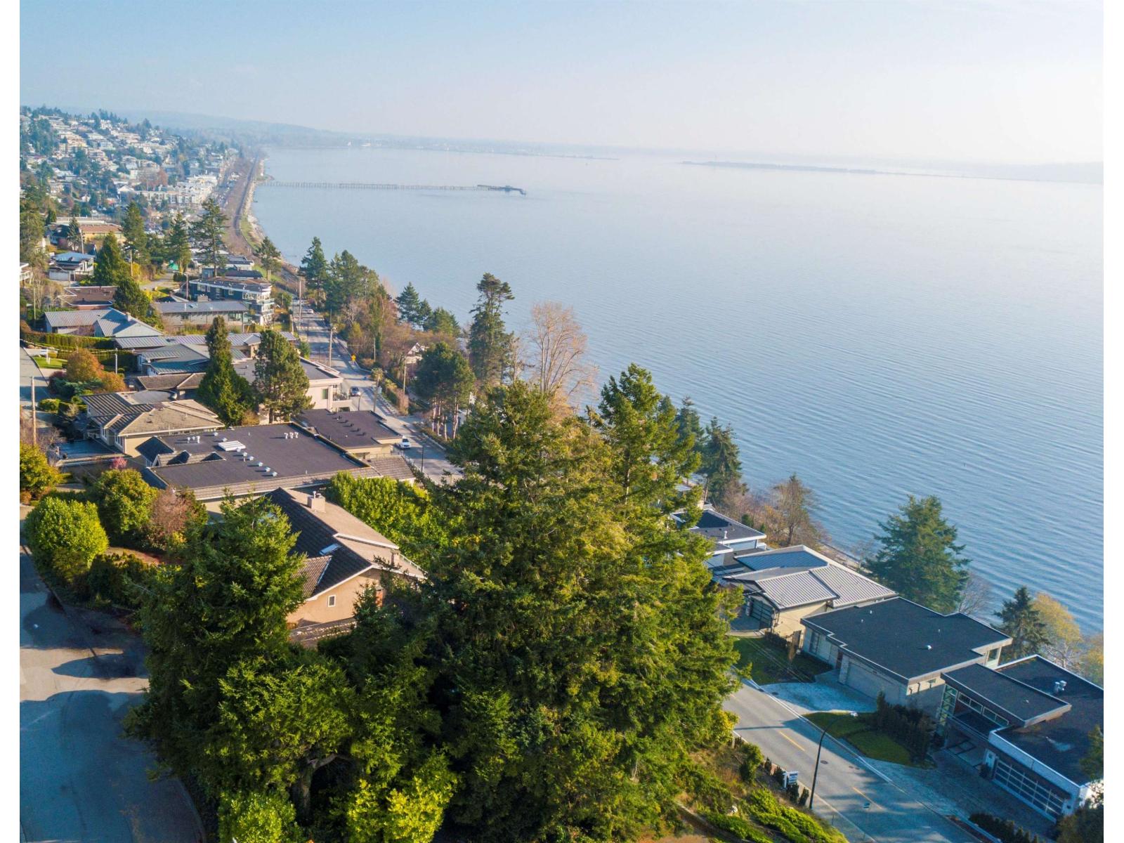 Photo 11 of 14310 Sunset Drive, White Rock BC