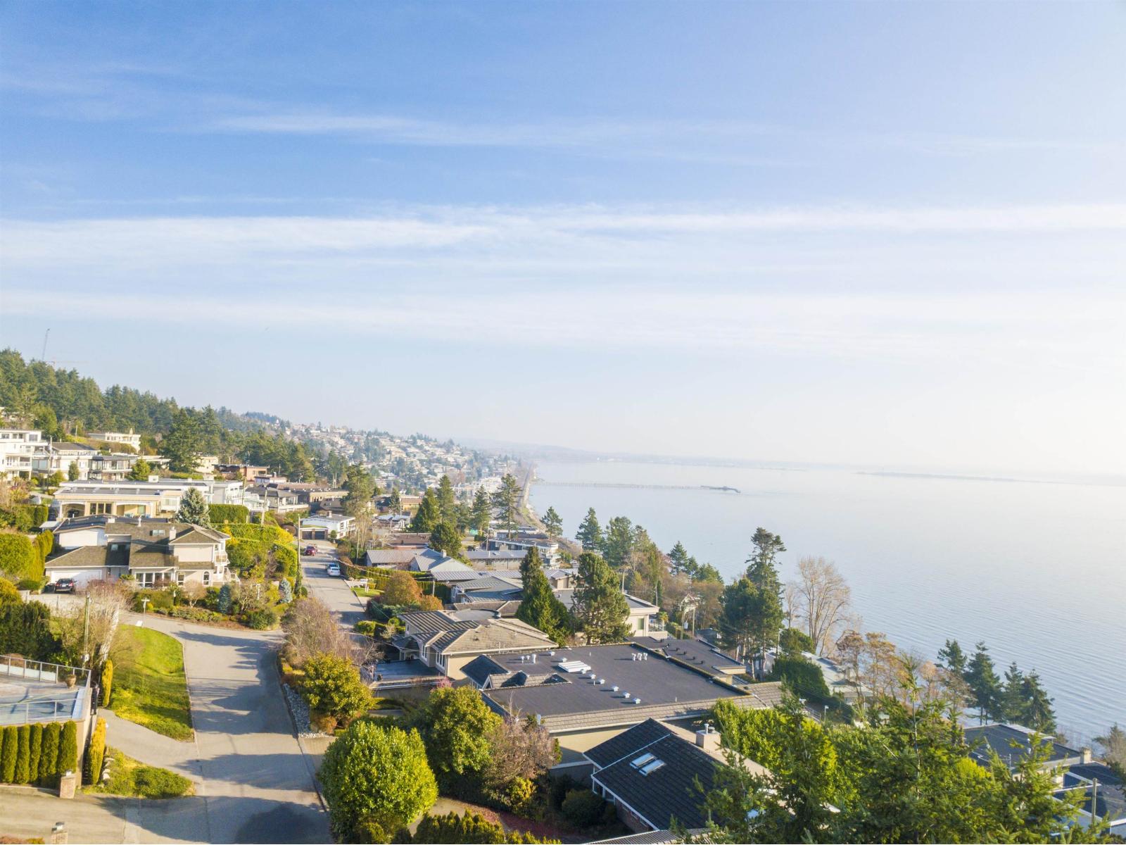 Photo 13 of 14310 Sunset Drive, White Rock BC