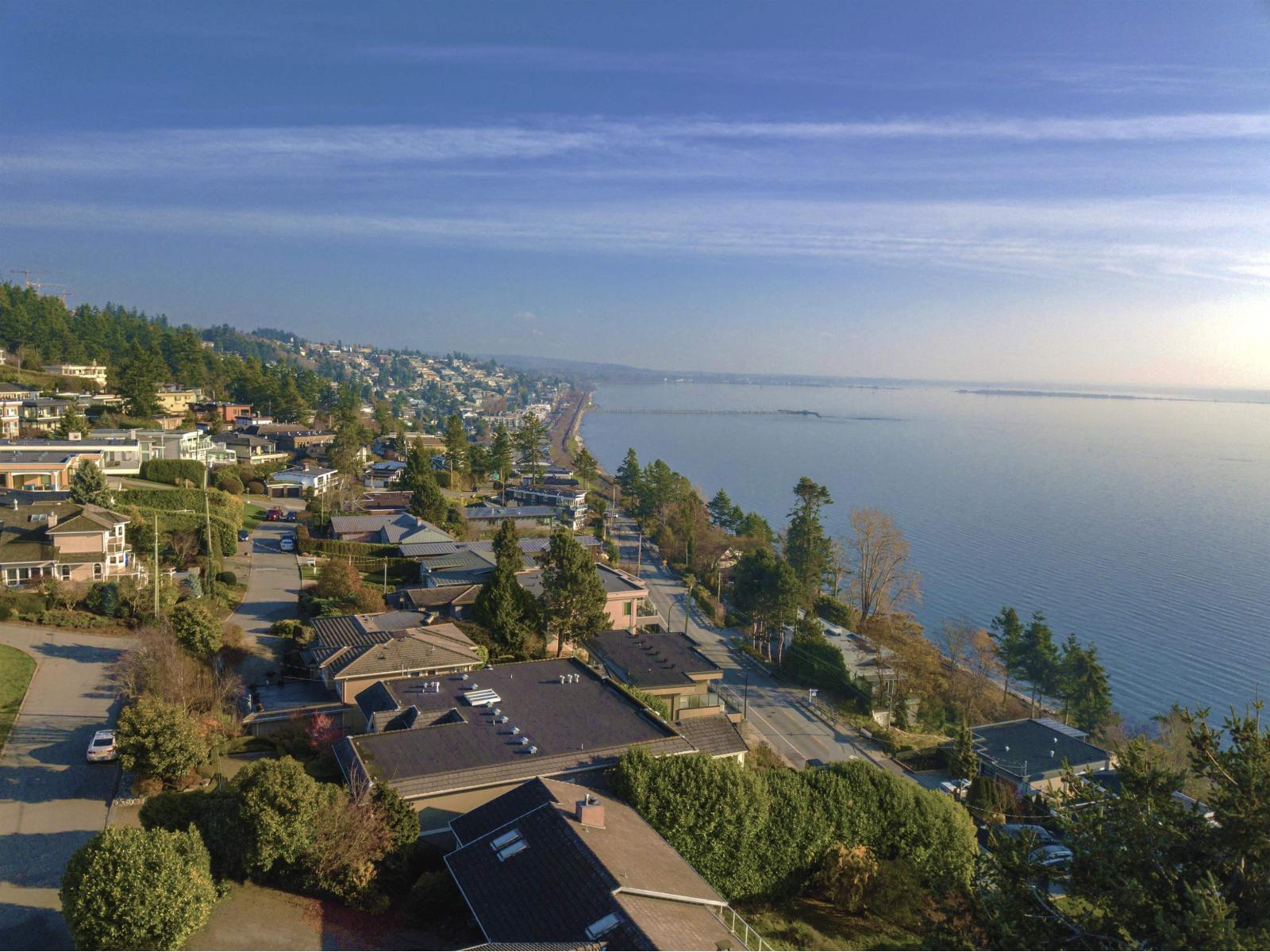 Photo 7 of 14310 Sunset Drive, White Rock BC