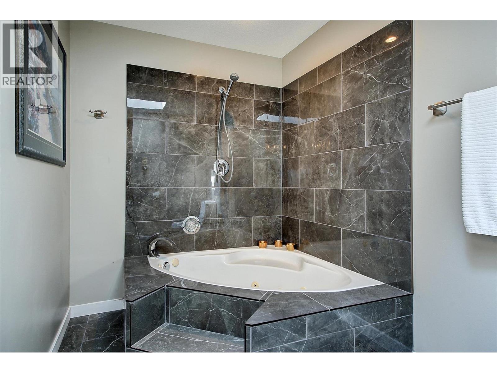  3331 Sundance Drive, West Kelowna