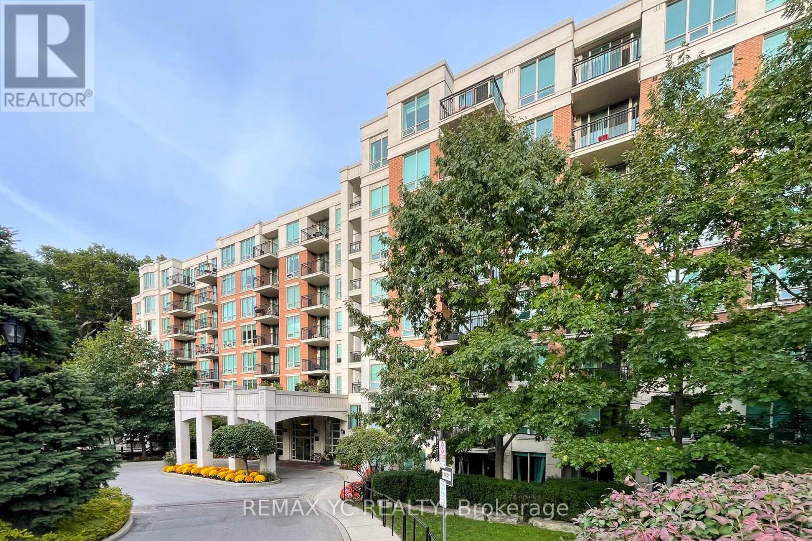 Photo 1 of 311 38 William Carson Crescent, Toronto ON