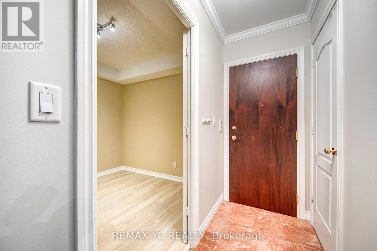 Photo 19 of 311 38 William Carson Crescent, Toronto ON