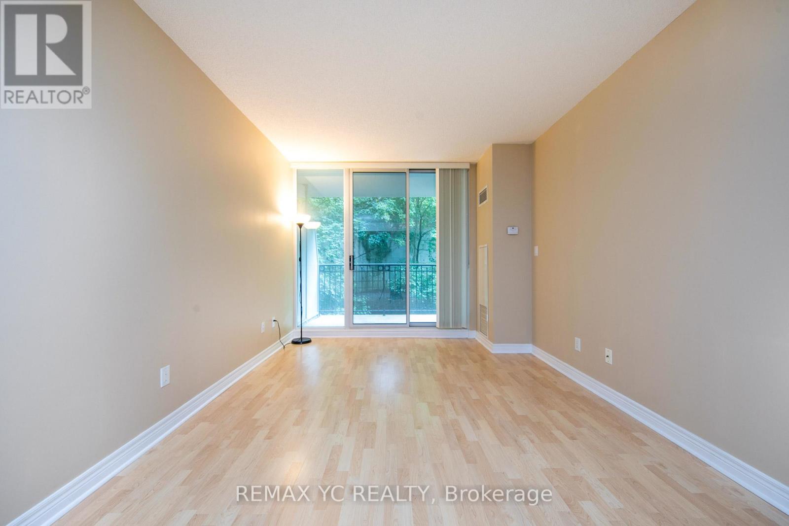 Photo 5 of 311 38 William Carson Crescent, Toronto ON