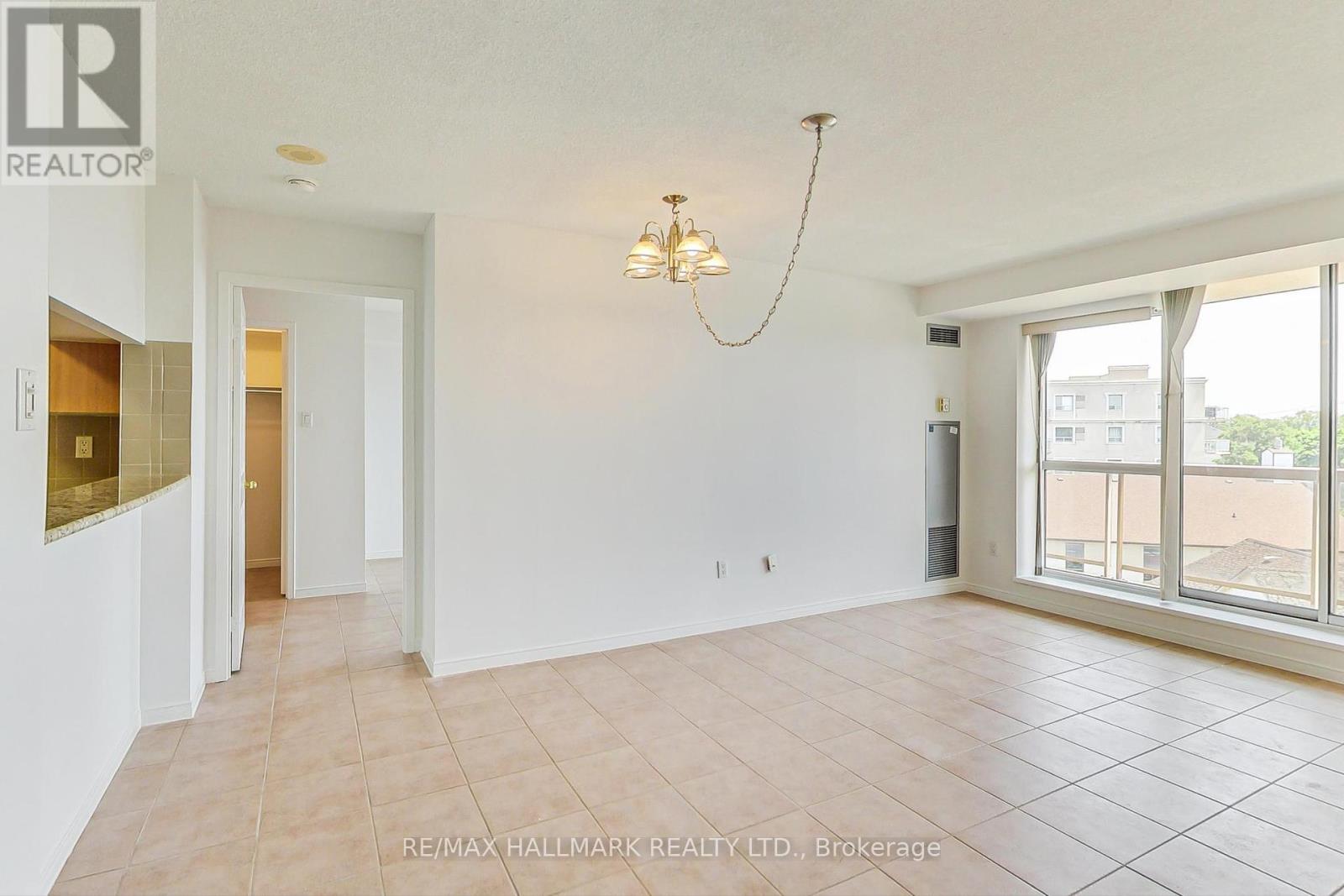 Photo 13 of 405 800 Sheppard Avenue W, Toronto ON