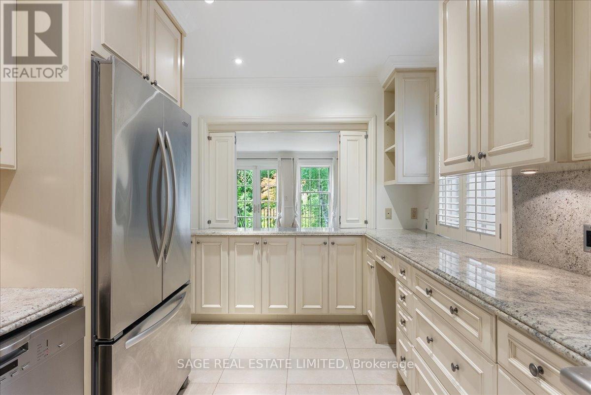 Photo 10 of 88 A Glen Road, Toronto ON