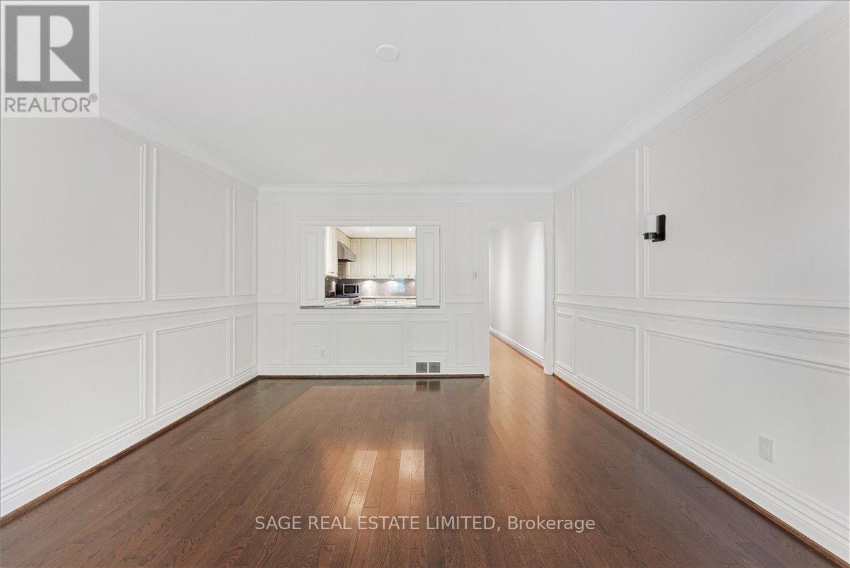 Photo 11 of 88 A Glen Road, Toronto ON