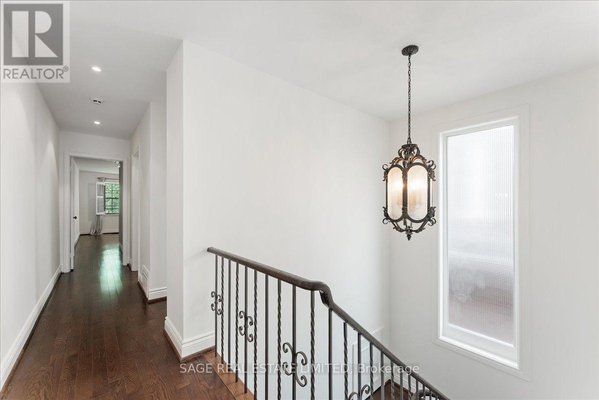 Photo 17 of 88 A Glen Road, Toronto ON