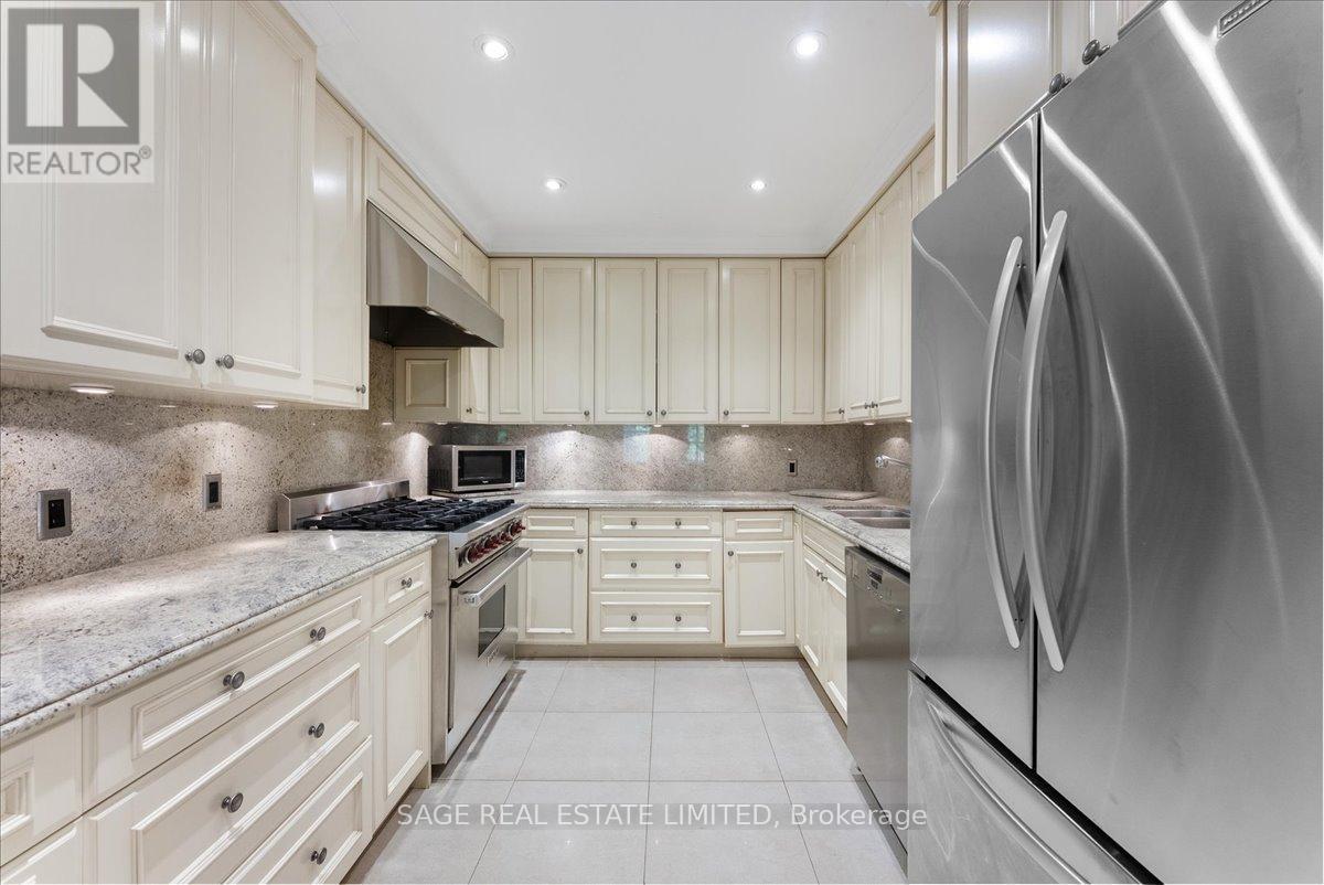 Photo 8 of 88 A Glen Road, Toronto ON