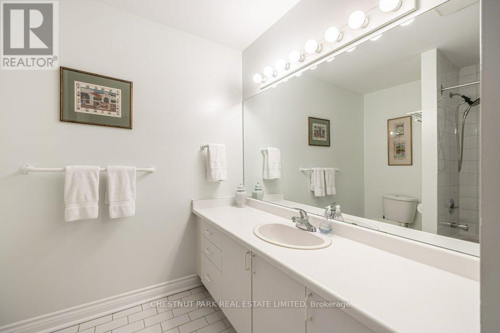 Photo 15 of 250 Broadway Avenue, Toronto ON