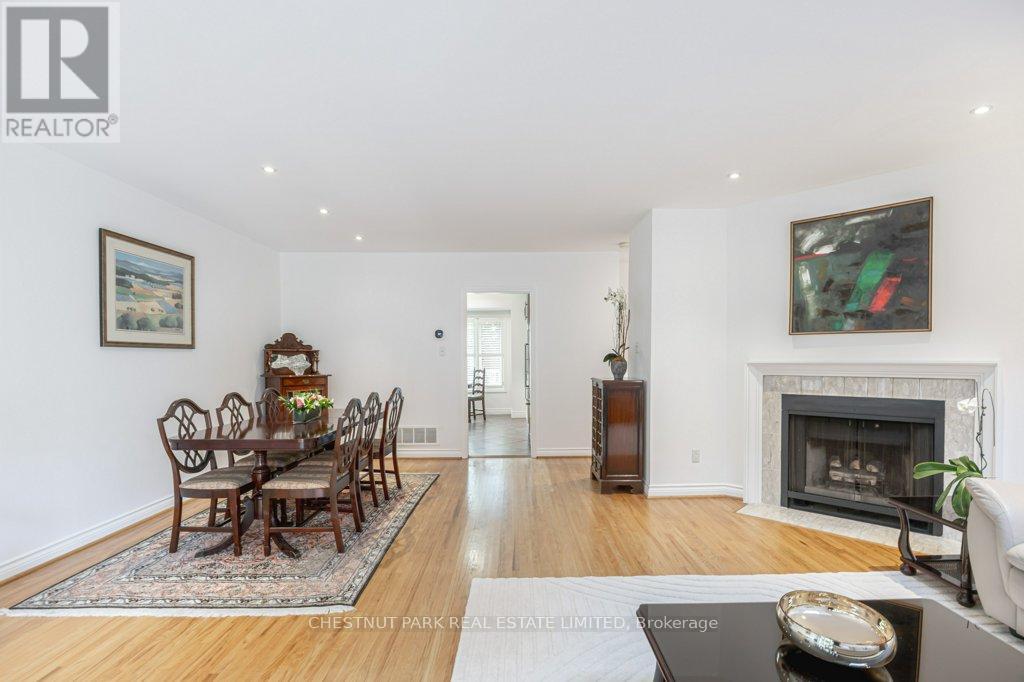 Photo 6 of 250 Broadway Avenue, Toronto ON