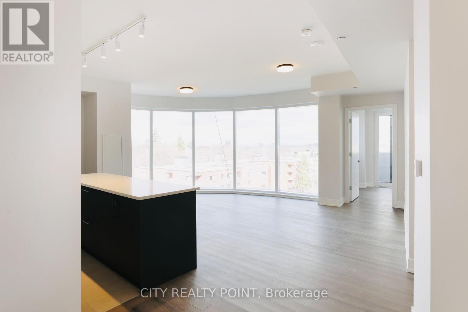 Photo 3 of 507 2525 Bathurst Street, Toronto ON