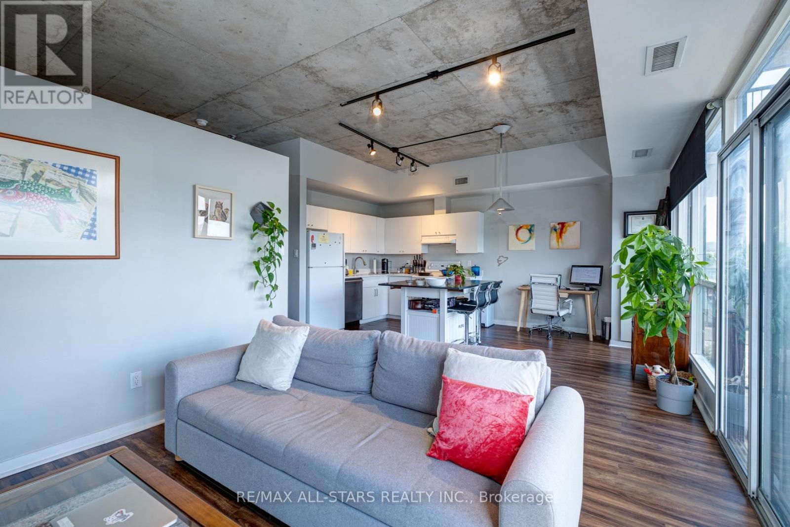 Photo 13 of 511 833 King Street W, Toronto ON