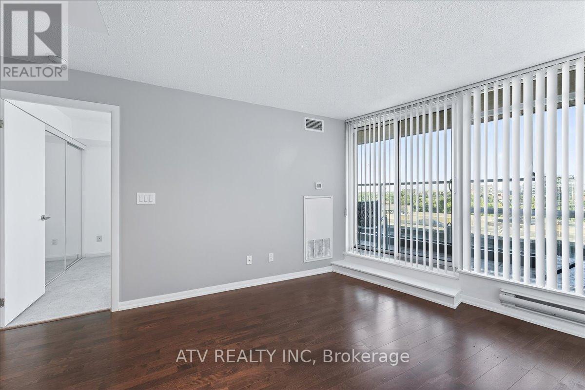 Photo 15 of 961 209 Fort York Boulevard, Toronto ON
