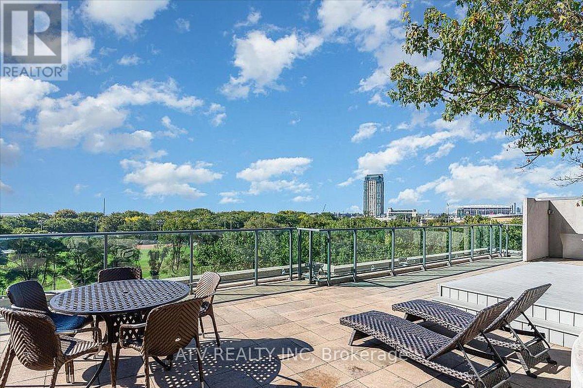 Photo 31 of 961 209 Fort York Boulevard, Toronto ON