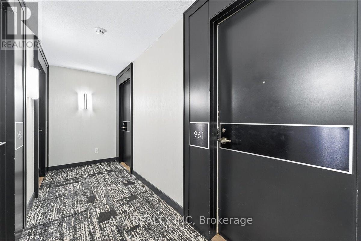 Photo 6 of 961 209 Fort York Boulevard, Toronto ON