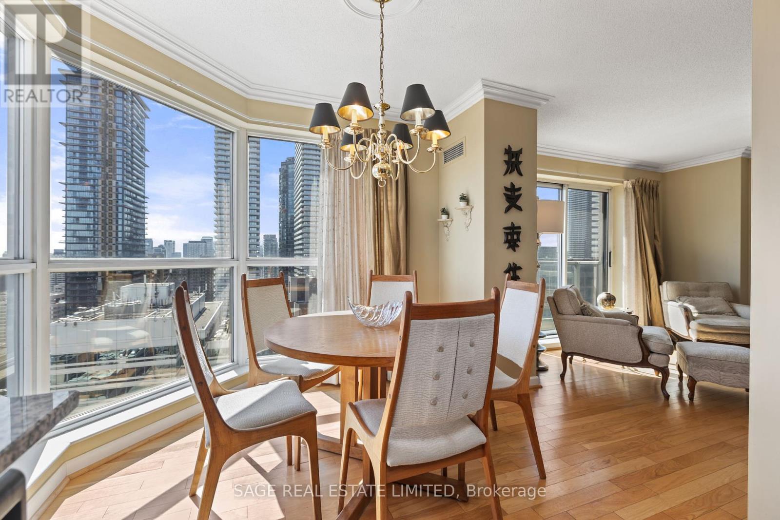 Photo 12 of 3010 8 Park Road, Toronto ON