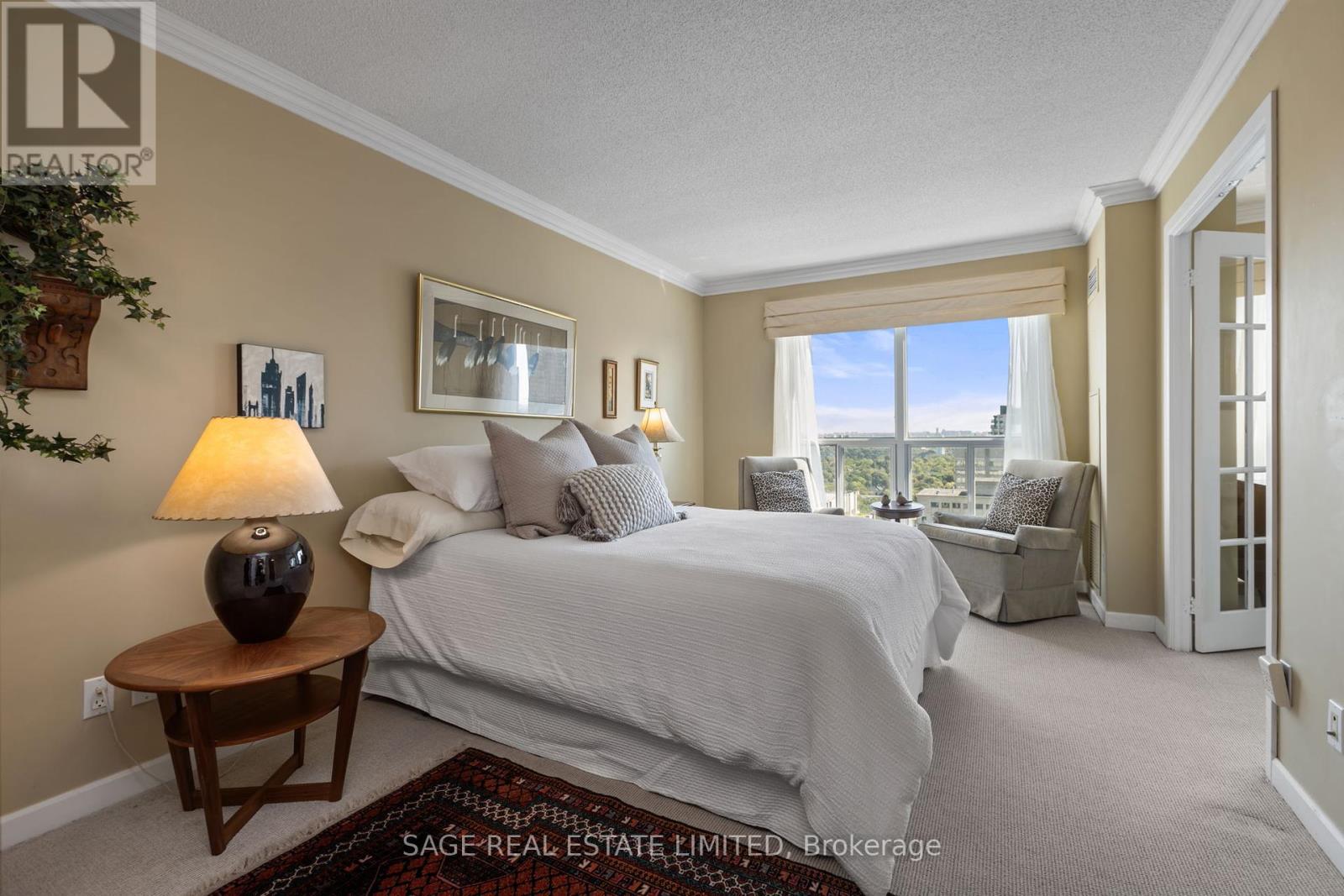 Photo 15 of 3010 8 Park Road, Toronto ON