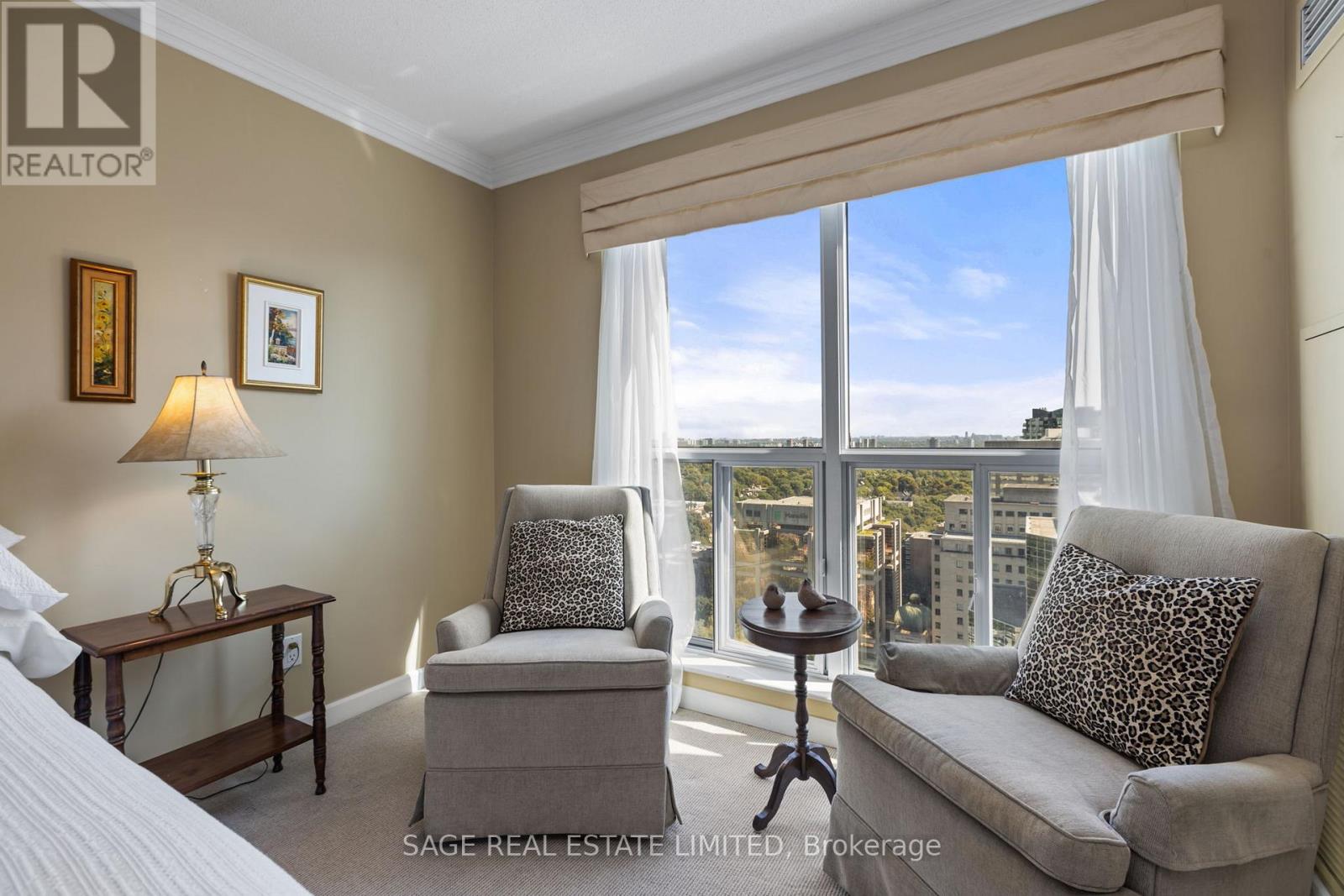 Photo 17 of 3010 8 Park Road, Toronto ON