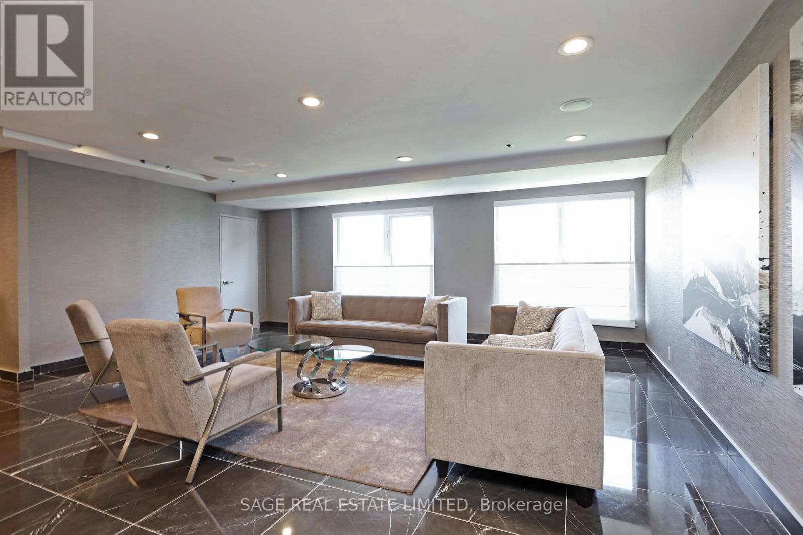 Photo 32 of 3010 8 Park Road, Toronto ON