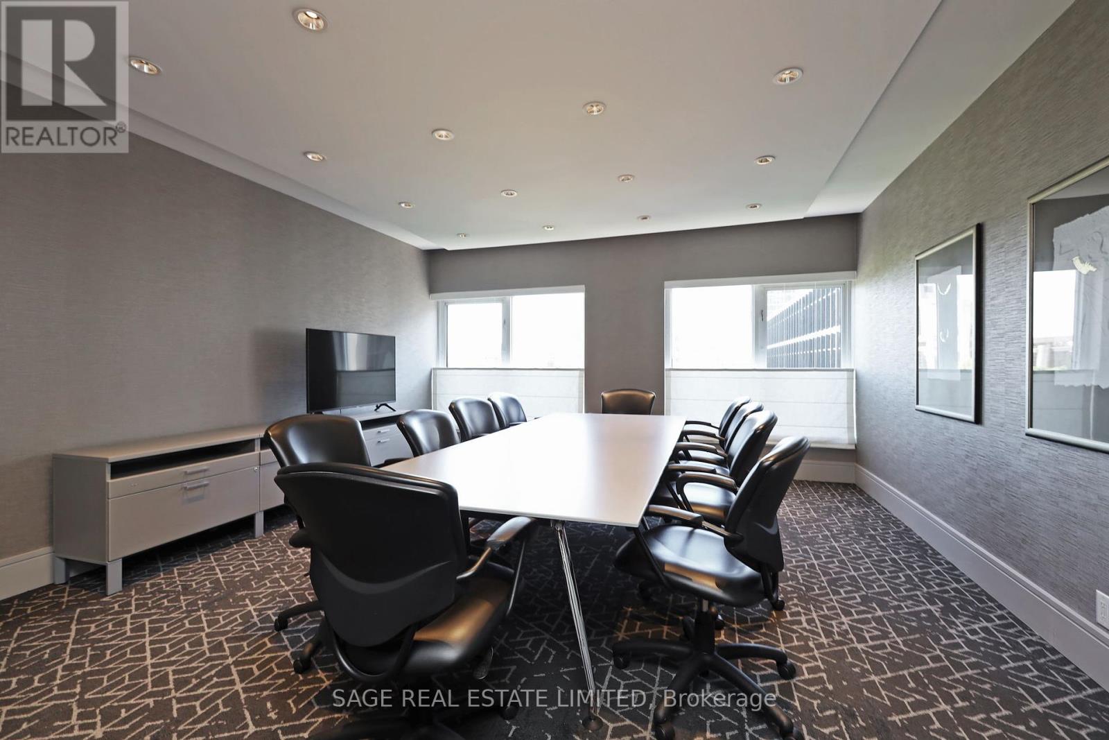 Photo 35 of 3010 8 Park Road, Toronto ON