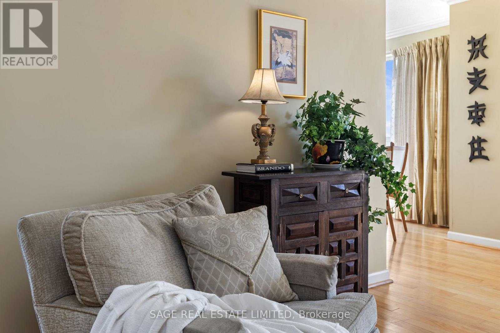 Photo 7 of 3010 8 Park Road, Toronto ON