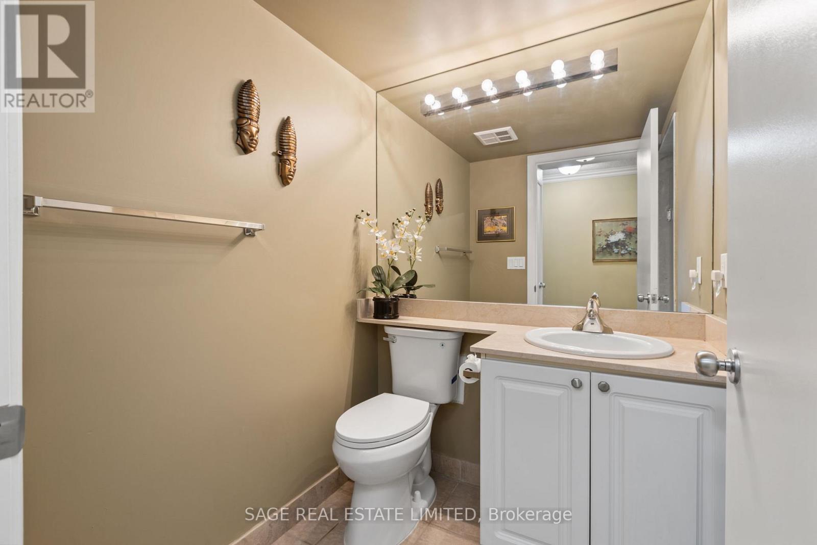 Photo 9 of 3010 8 Park Road, Toronto ON