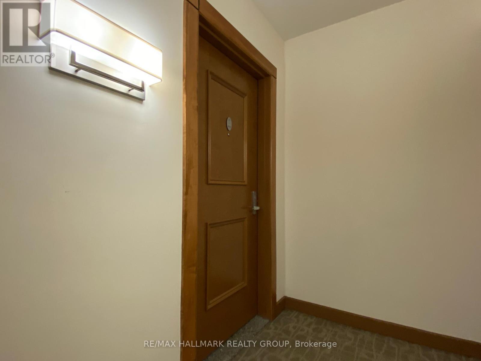 Photo 4 of 2501 195 Besserer Street, Ottawa ON