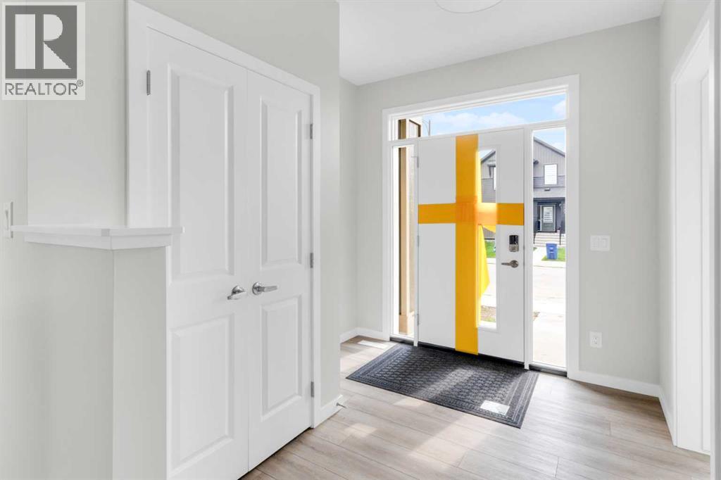 Photo 2 of 1130 Chinook Winds Circle Sw, Airdrie AB