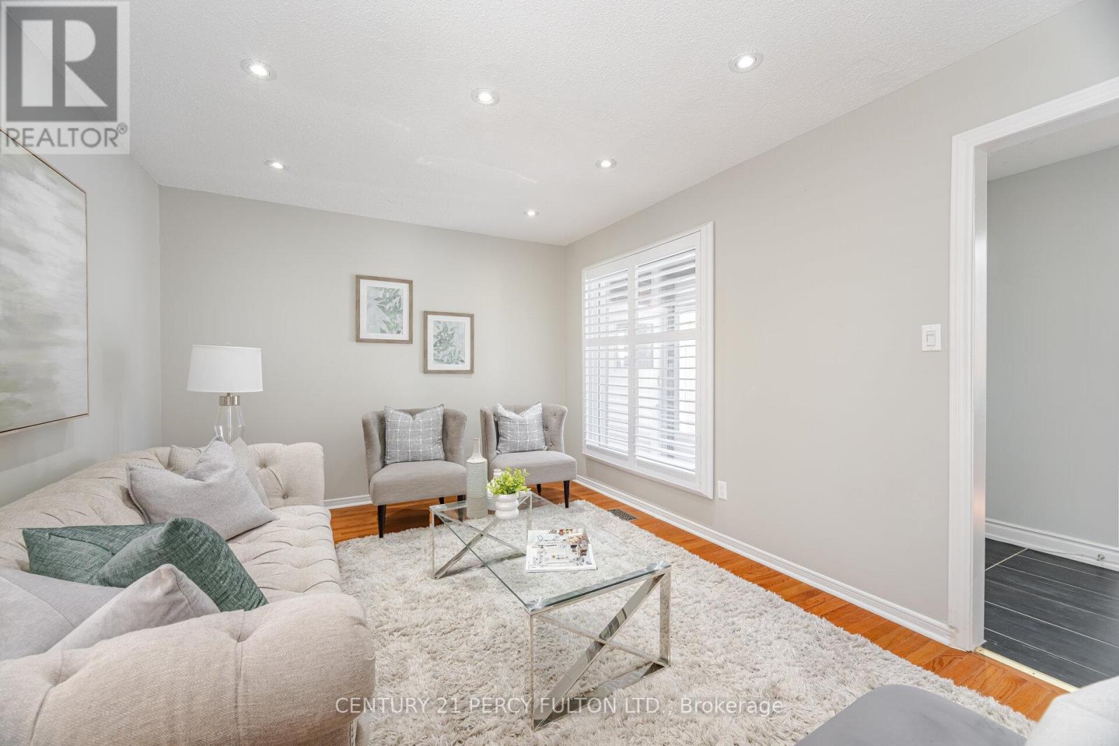 Photo 5 of 4 Radford Drive, Ajax ON