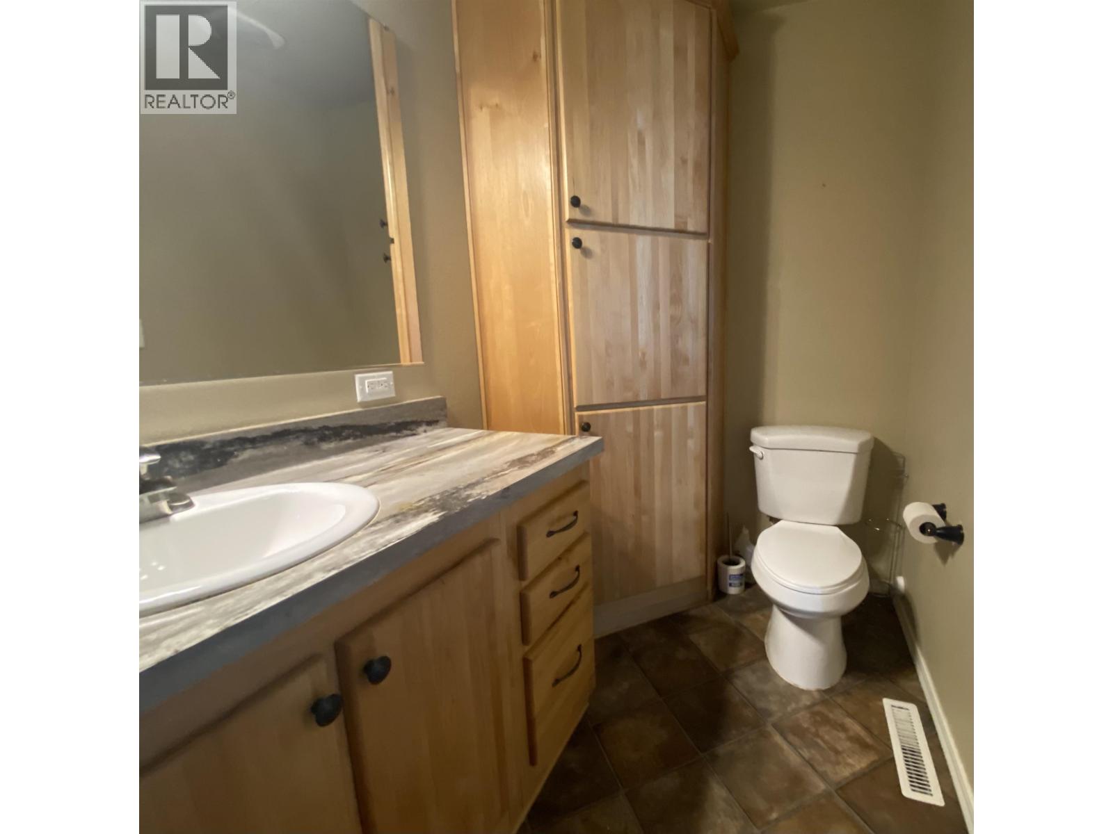 71 3889 MULLER AVENUE, Terrace