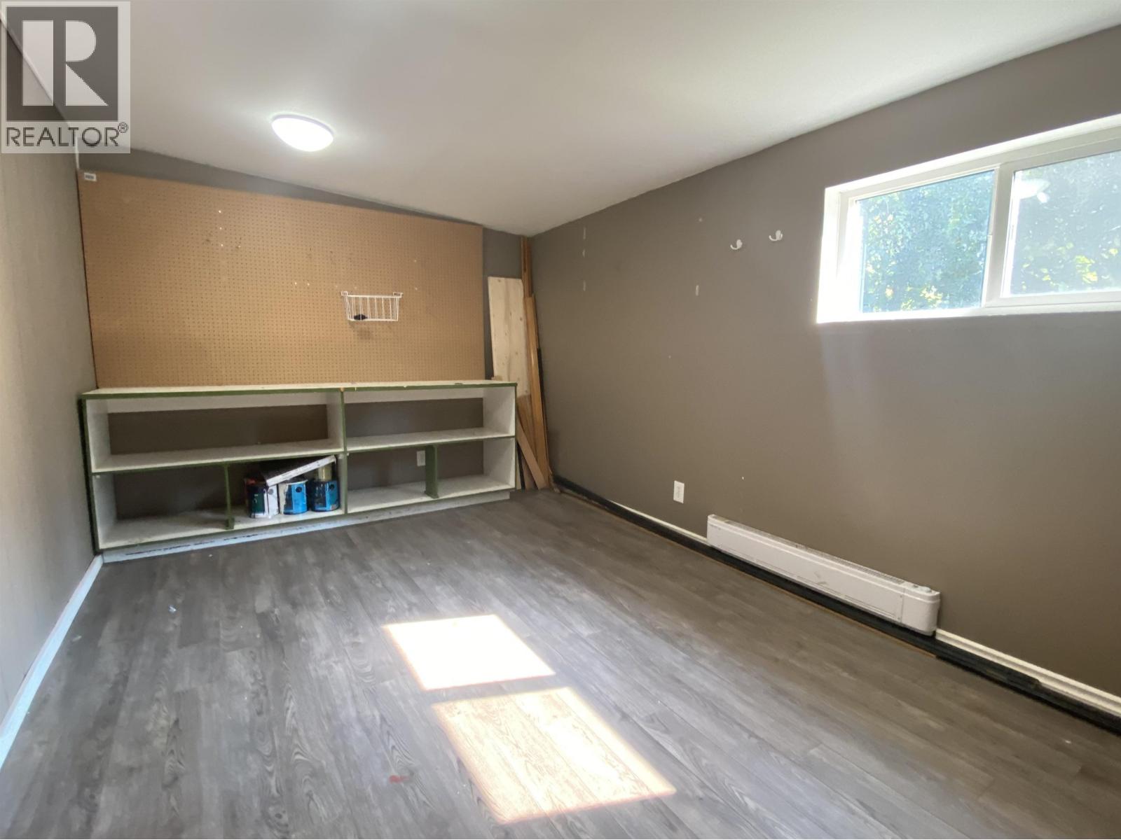 71 3889 MULLER AVENUE, Terrace