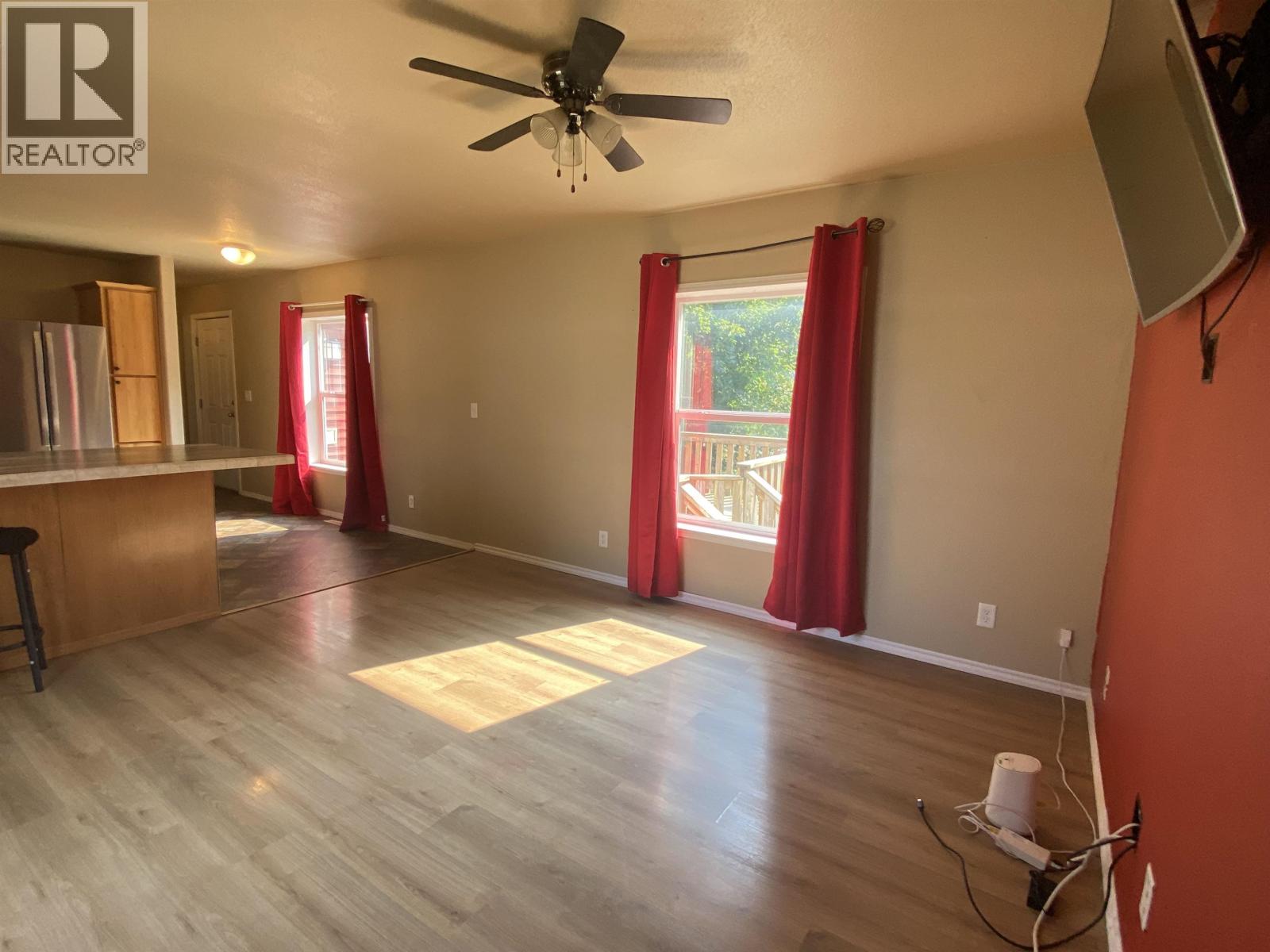 71 3889 MULLER AVENUE, Terrace