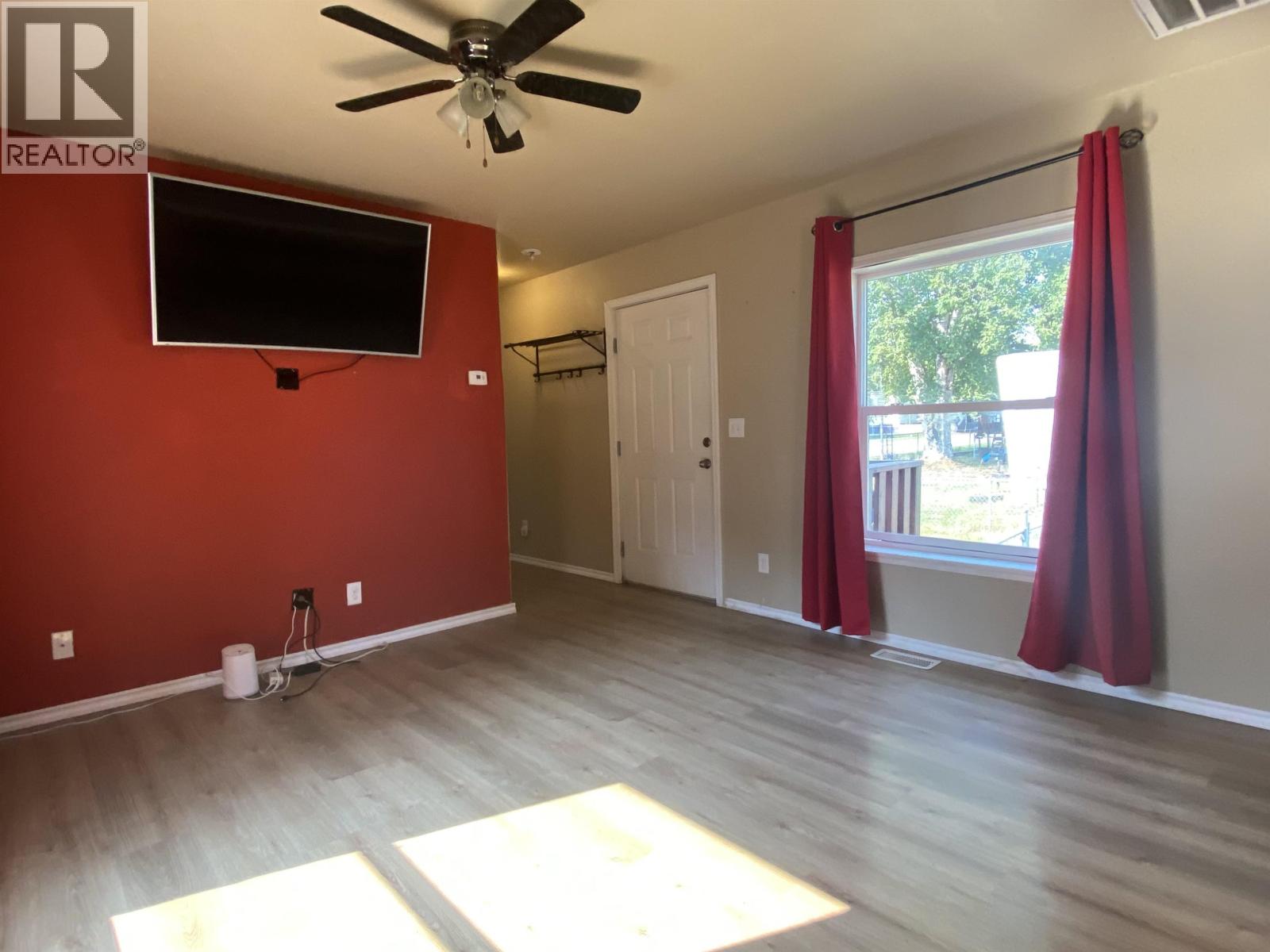 71 3889 MULLER AVENUE, Terrace