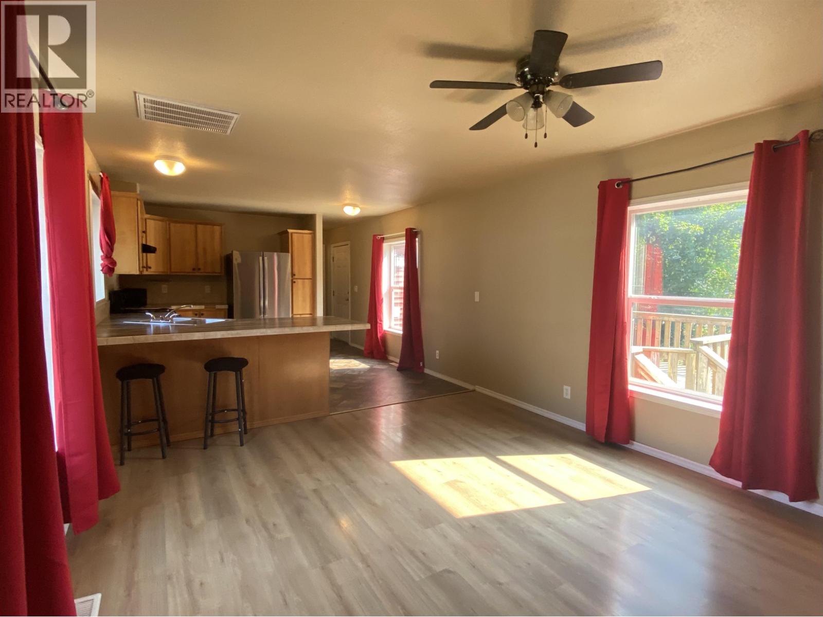 71 3889 MULLER AVENUE, Terrace