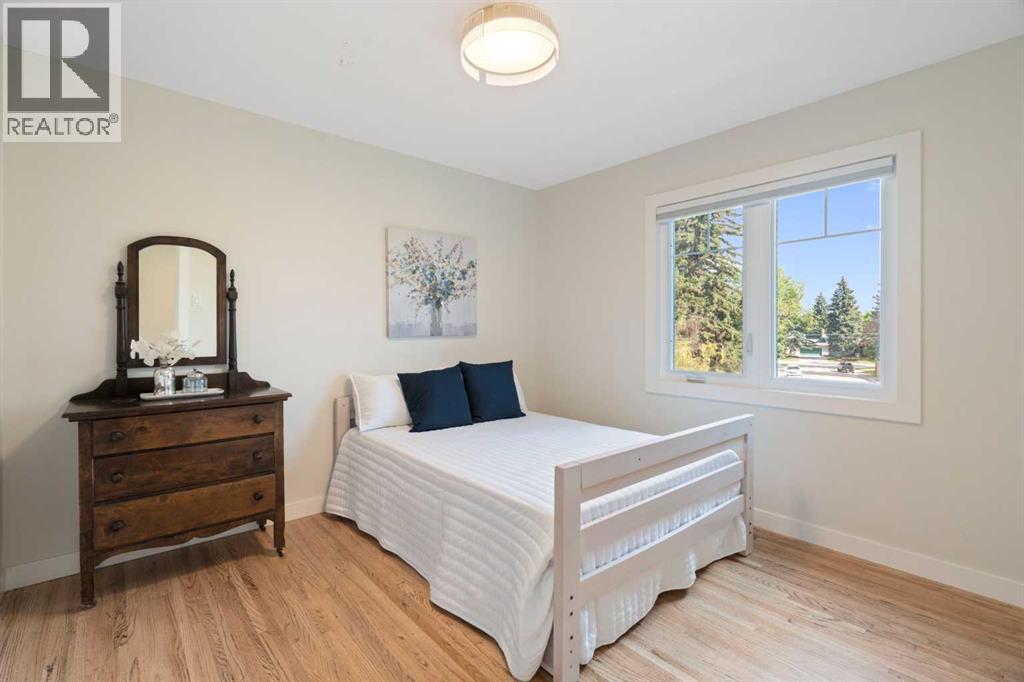 Photo 23 of 419 Willamina Crescent Se, Calgary AB